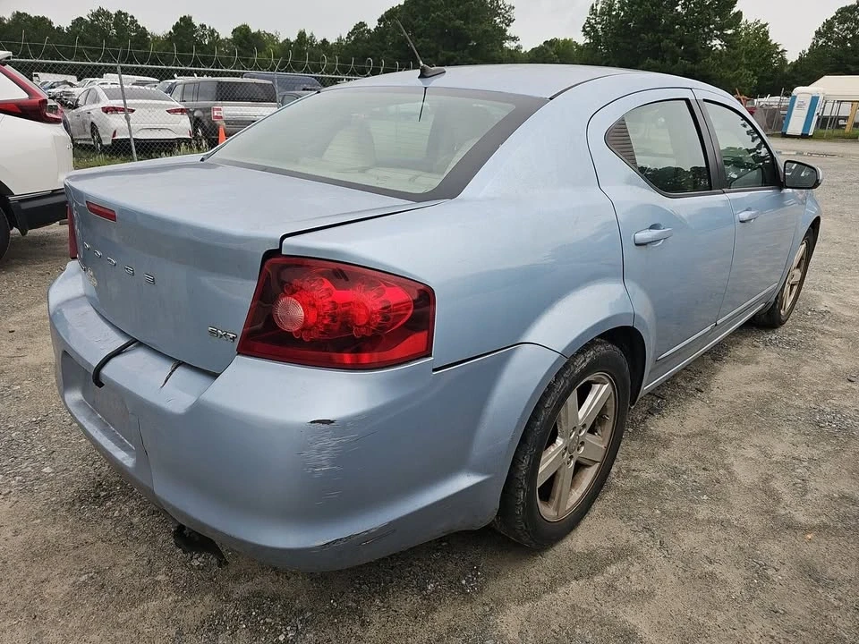 2013 Dodge Avenger Sedan - Image 2 of 4
