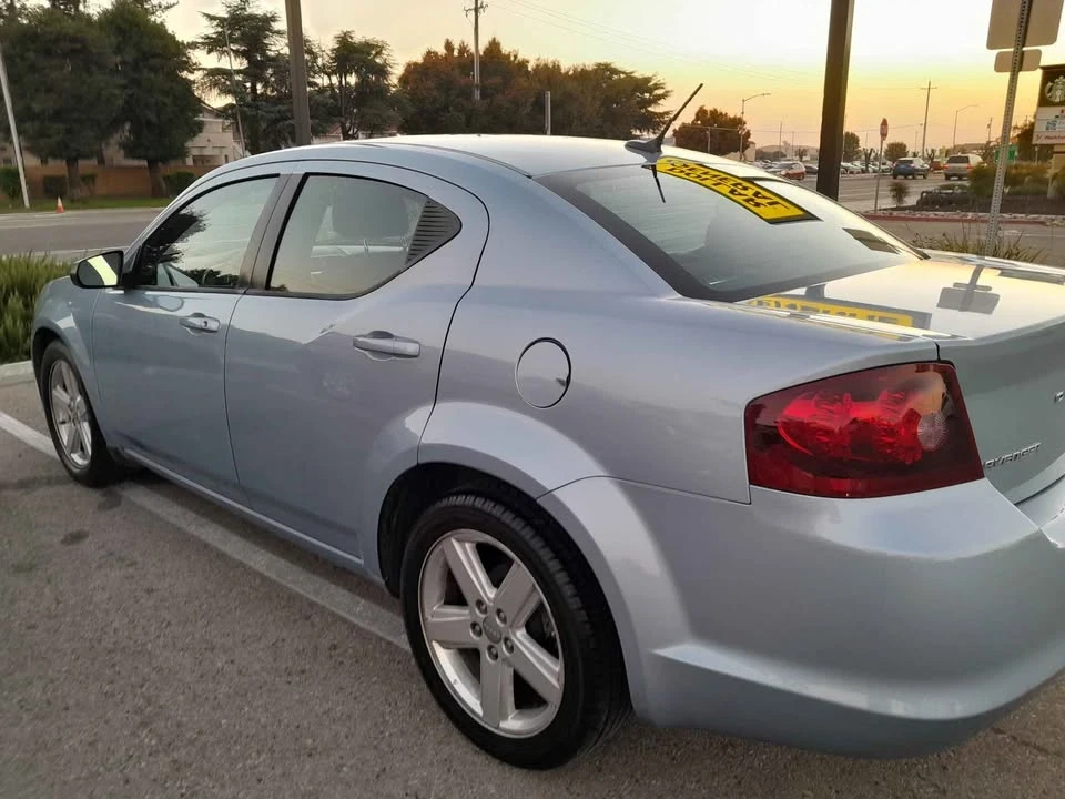 2013 Dodge Avenger Sedan - Image 4 of 10