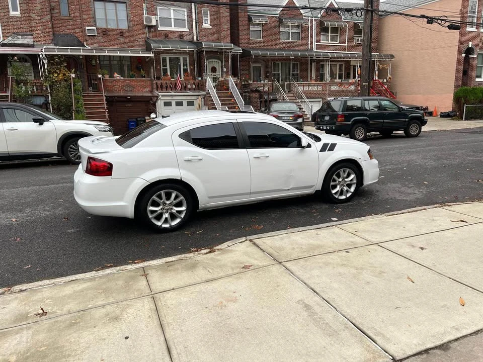 2013 Dodge Avenger Sedan - Image 7 of 17