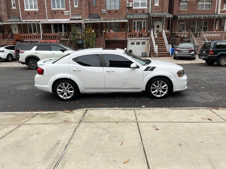 2013 Dodge Avenger Sedan - Image 6 of 17