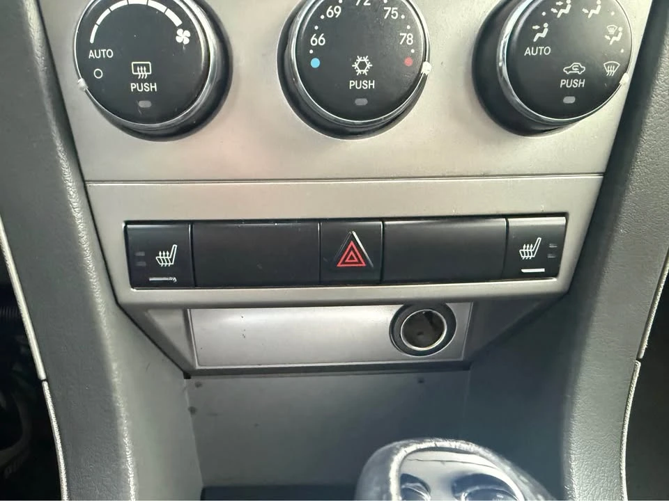 2013 Dodge Avenger Sedan - Image 10 of 11