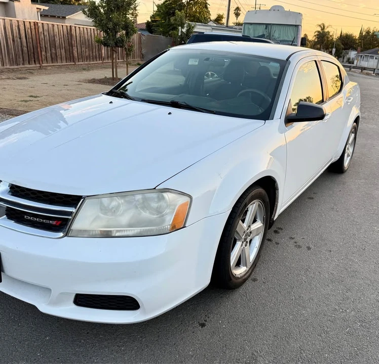 2013 Dodge Avenger Sedan - Image 5 of 10