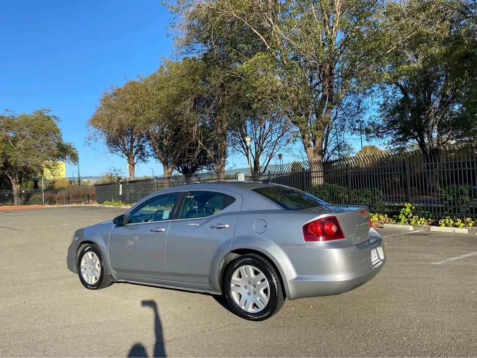2013 Dodge Avenger Sedan - Image 4 of 12
