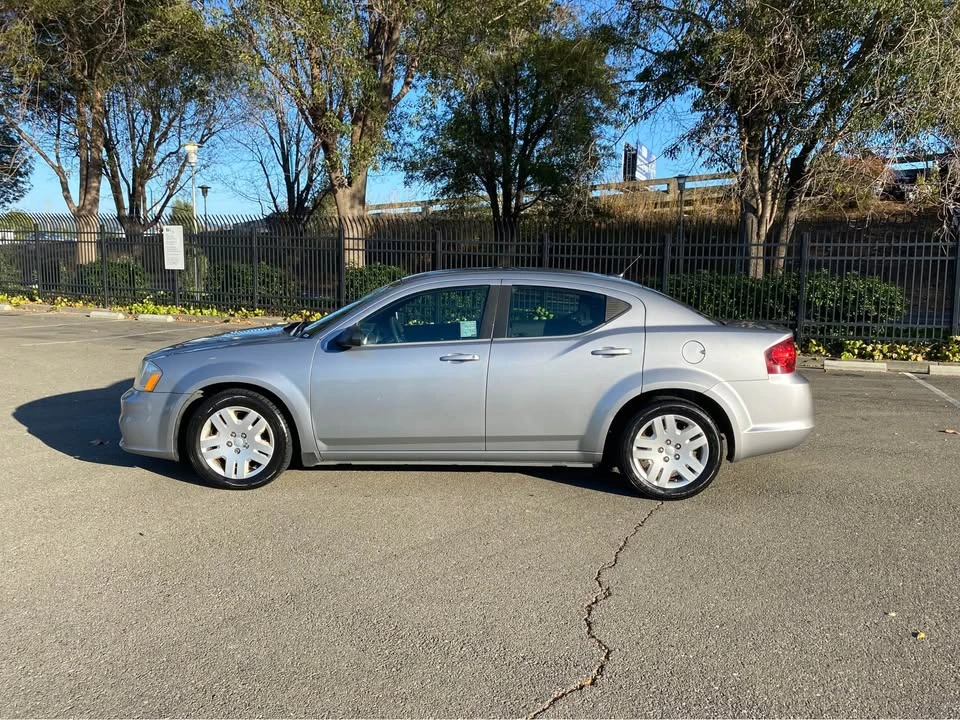 2013 Dodge Avenger Sedan - Image 7 of 12
