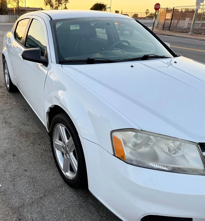 2013 Dodge Avenger Sedan - Image 4 of 12