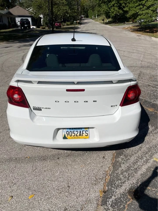2013 Dodge Avenger Sedan - Image 4 of 9