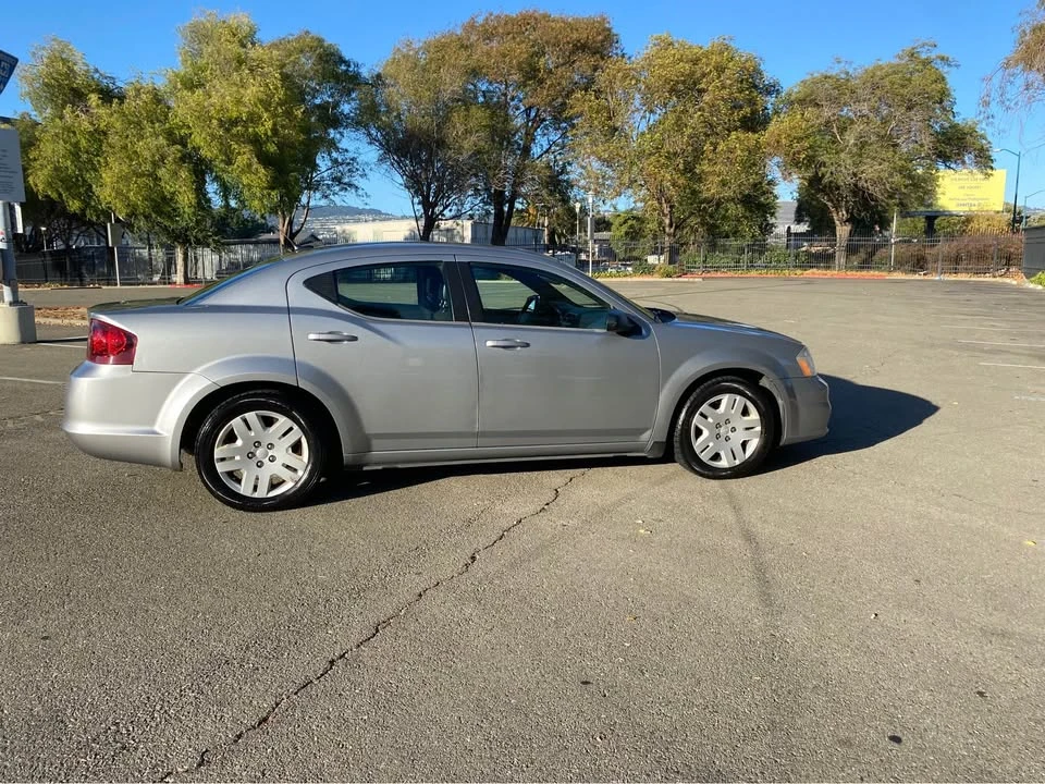 2013 Dodge Avenger Sedan - Image 6 of 12