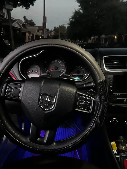 2013 Dodge Avenger Sedan - Image 6 of 10