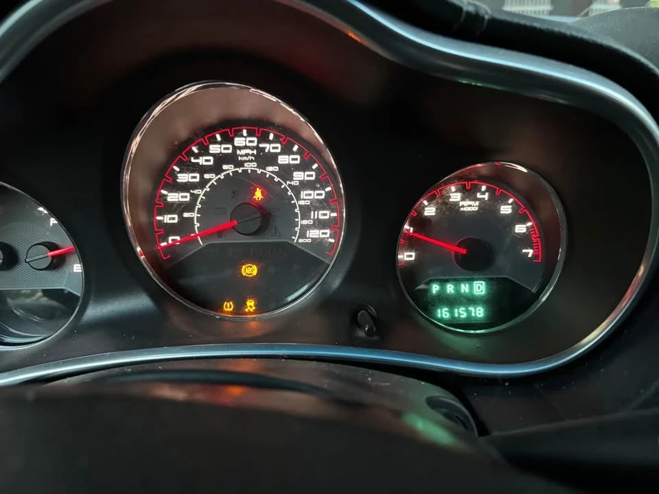 2013 Dodge Avenger Sedan - Image 8 of 20
