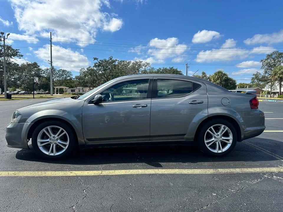 2013 Dodge Avenger Sedan - Image 10 of 14
