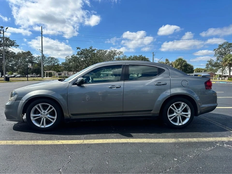 2013 Dodge Avenger Sedan - Image 6 of 13