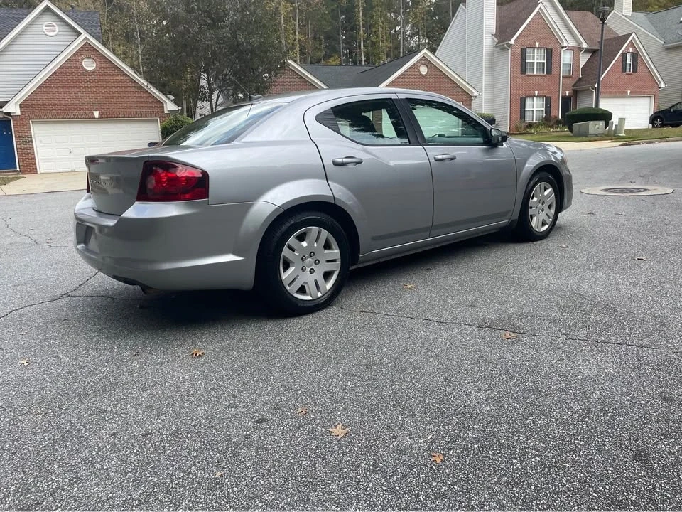 2013 Dodge Avenger Sedan - Image 10 of 14