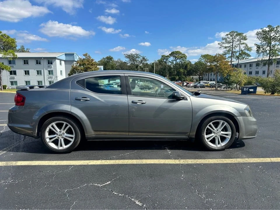 2013 Dodge Avenger Sedan - Image 5 of 13