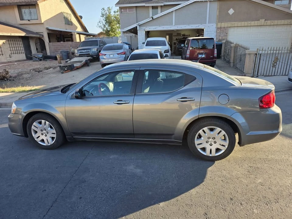 2013 Dodge Avenger Sedan - Image 9 of 10