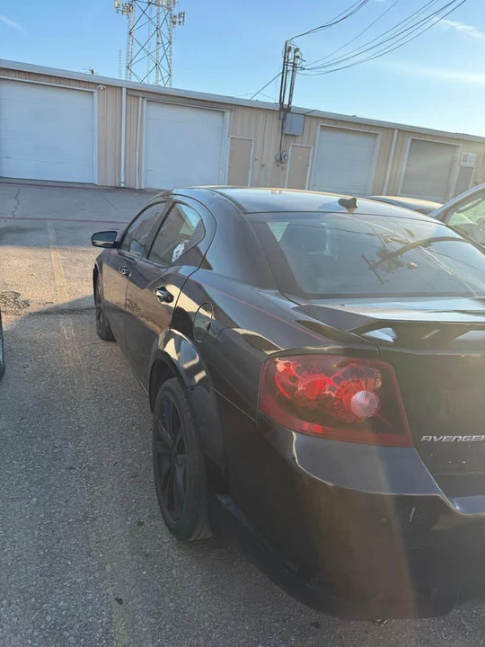 2013 Dodge Avenger Sedan - Image 2 of 4