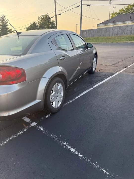 2013 Dodge Avenger Sedan - Image 2 of 9