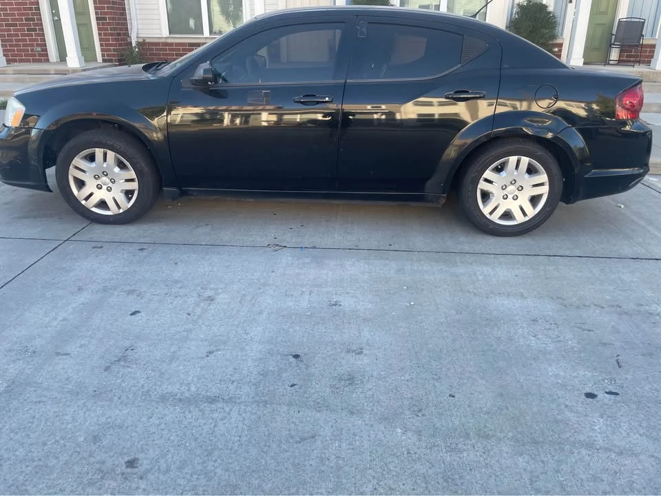 2013 Dodge Avenger Sedan - Image 2 of 11