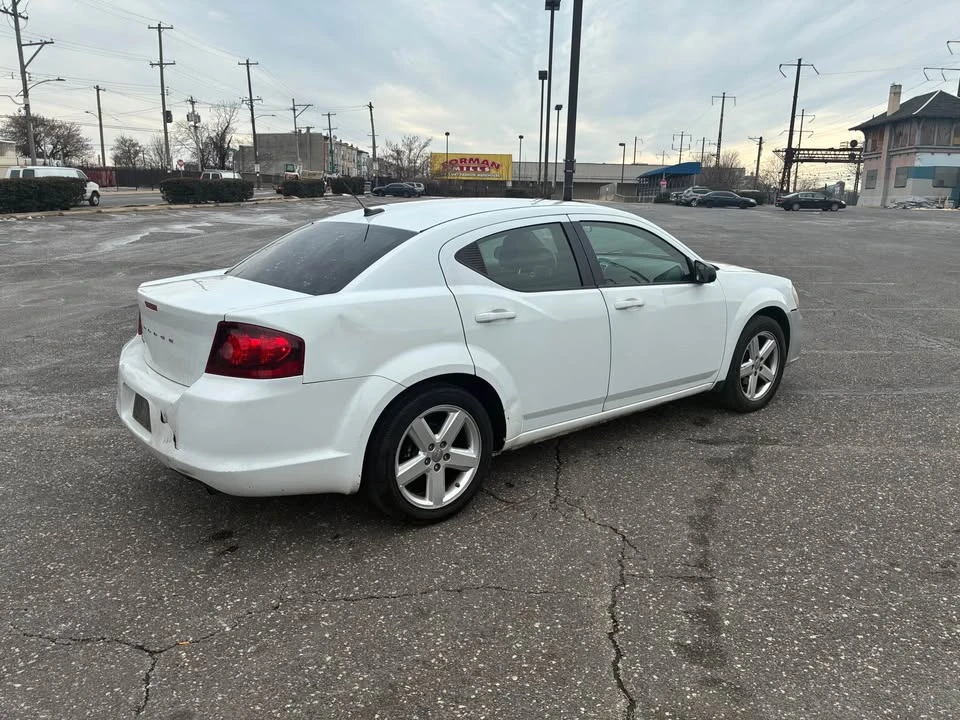 2013 Dodge Avenger Sedan - Image 5 of 9