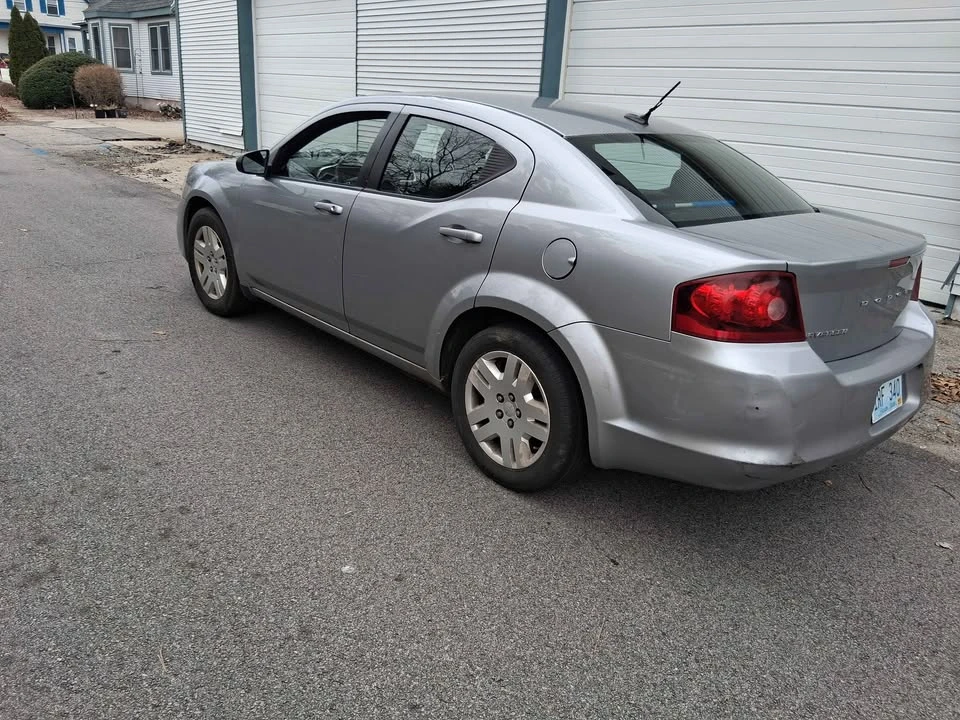 2013 Dodge Avenger Sedan - Image 4 of 7