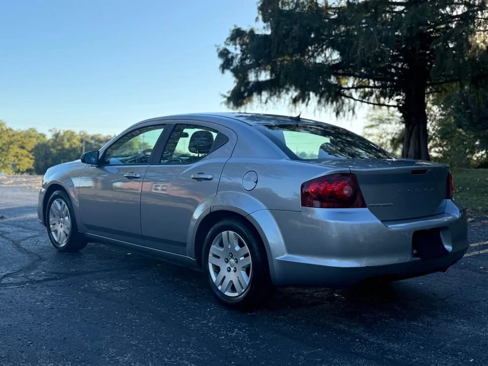 2013 Dodge Avenger Sedan - Image 2 of 17