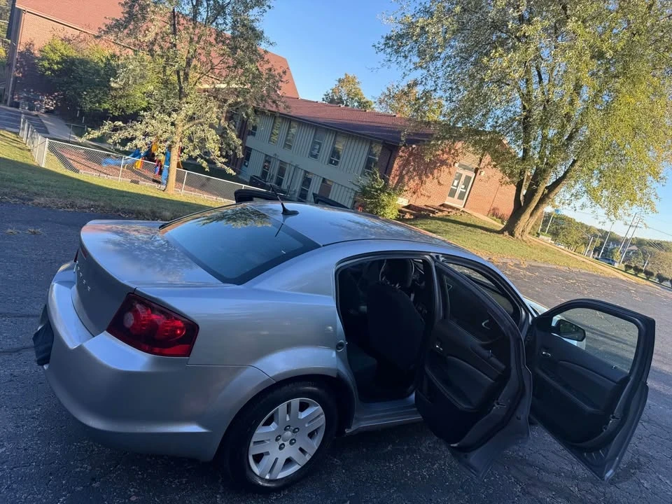 2013 Dodge Avenger Sedan - Image 8 of 17