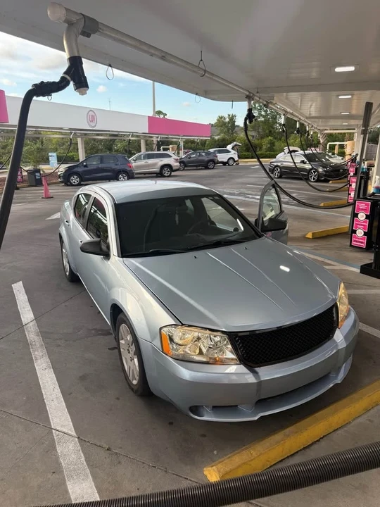 2013 Dodge Avenger Sedan - Image 2 of 8