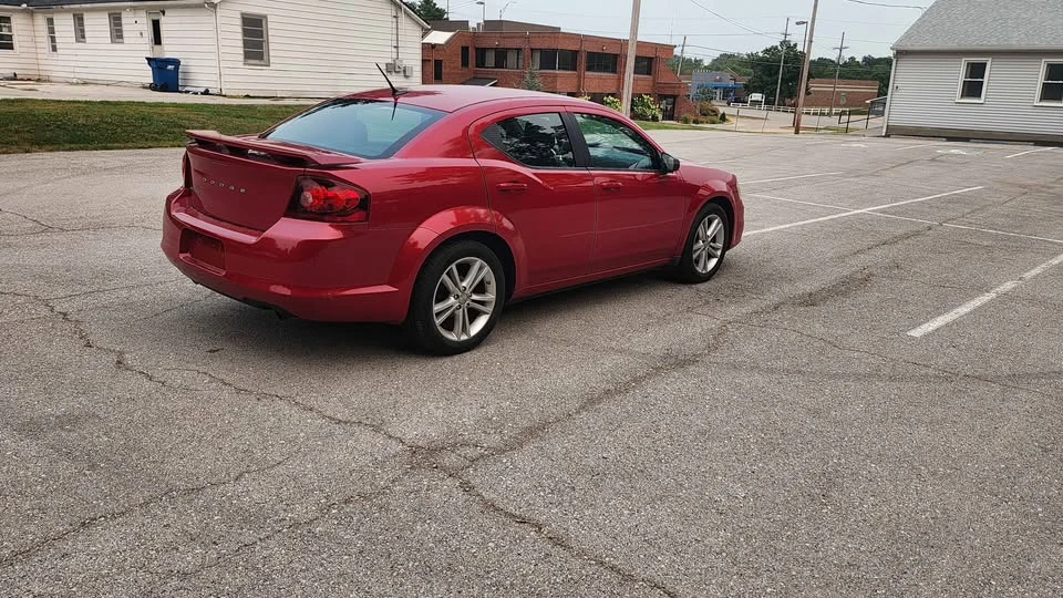2013 Dodge Avenger Sedan - Image 4 of 7