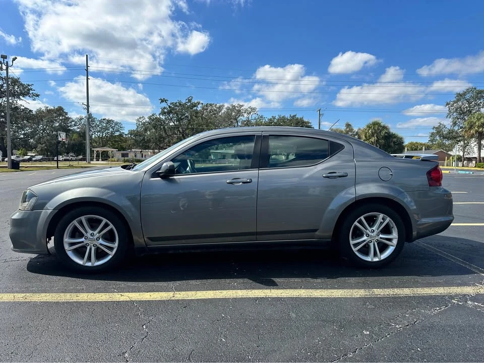 2013 Dodge Avenger Sedan - Image 7 of 14