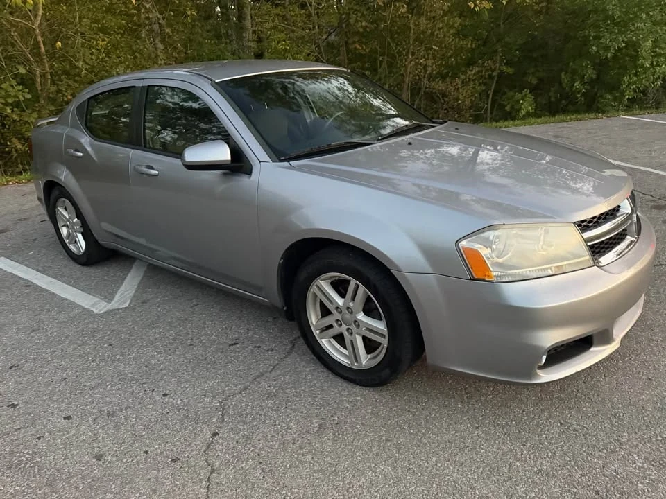 2013 Dodge Avenger Sedan - Image 2 of 15