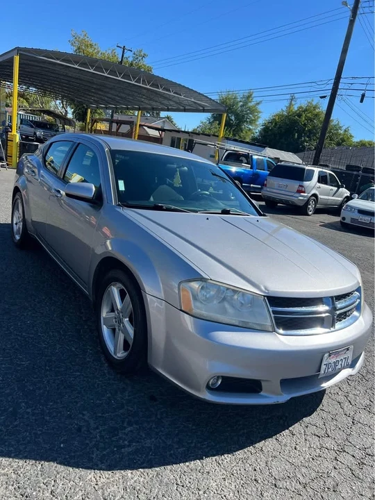 2013 Dodge Avenger Sedan - Image 2 of 9