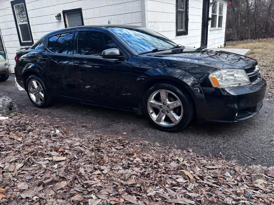 2013 Dodge Avenger Sedan - Image 2 of 9