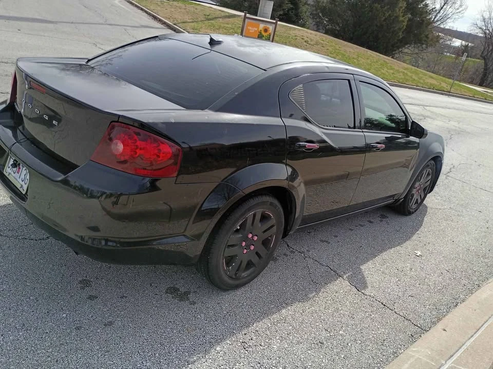 2013 Dodge Avenger Sedan - Image 2 of 4