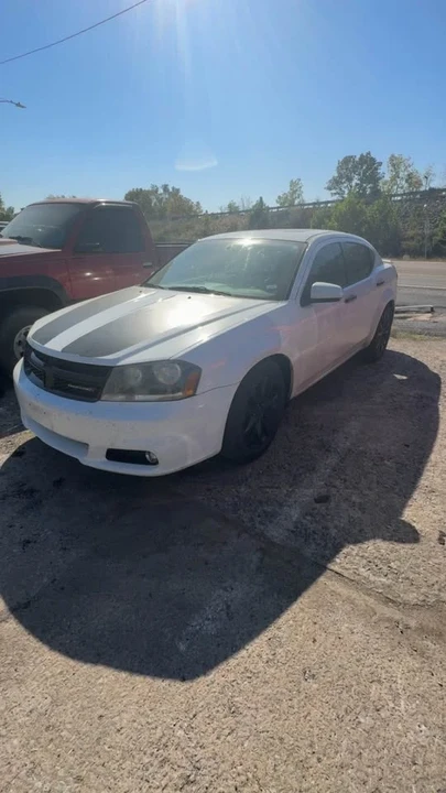 2013 Dodge Avenger Sedan - Image 2 of 8