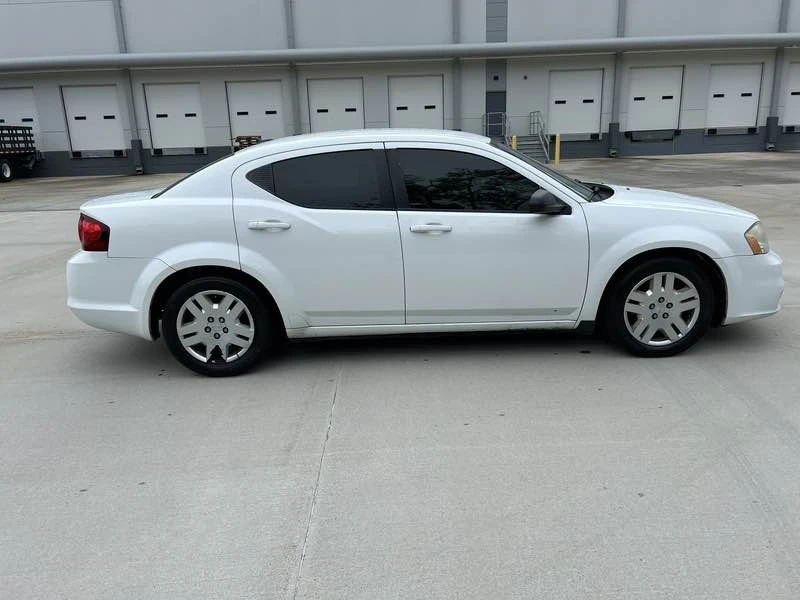 2013 Dodge Avenger Sedan - Image 9 of 12