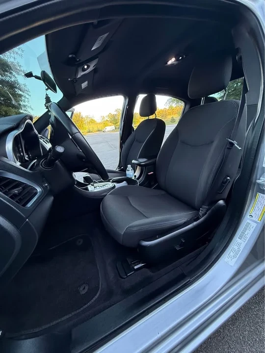 2013 Dodge Avenger Sedan - Image 11 of 19