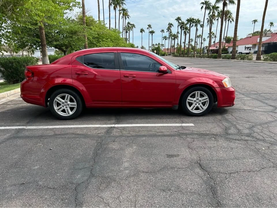 2013 Dodge Avenger Sedan - Image 4 of 11