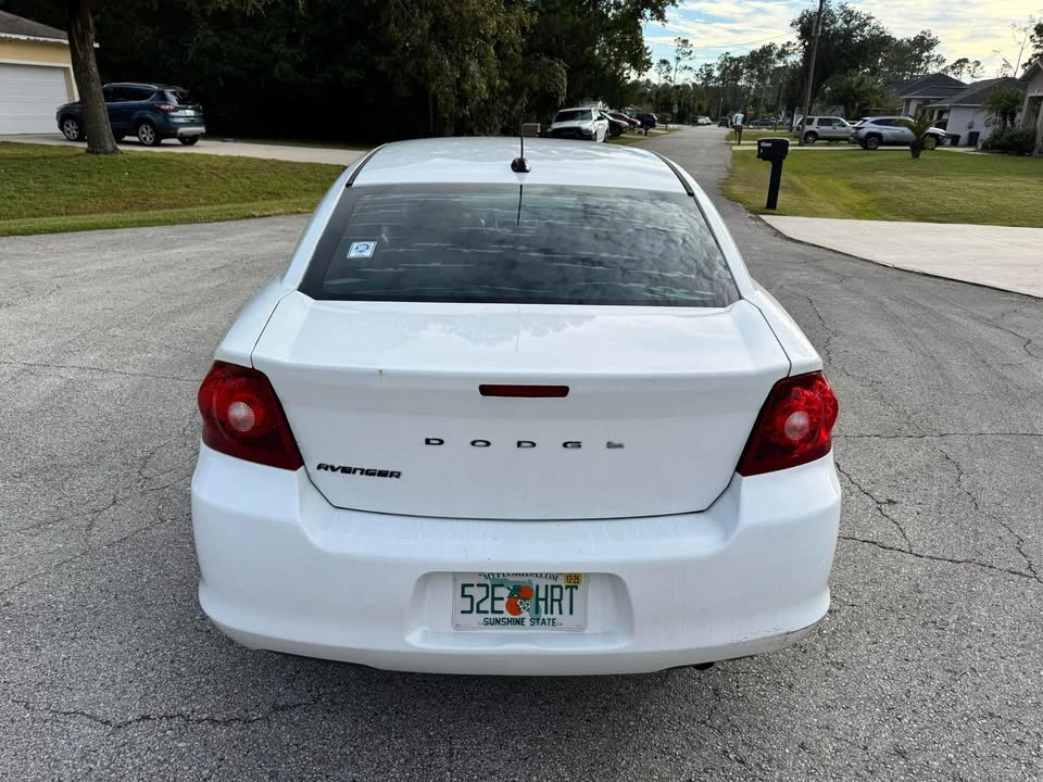 2013 Dodge Avenger Sedan - Image 4 of 13