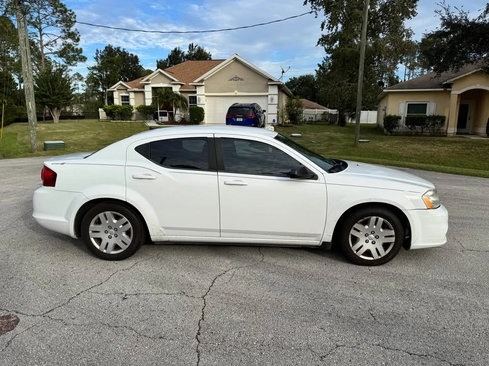 2013 Dodge Avenger Sedan - Image 2 of 13