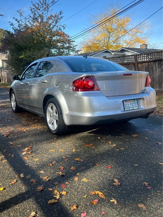 2013 Dodge Avenger Sedan - Image 4 of 12