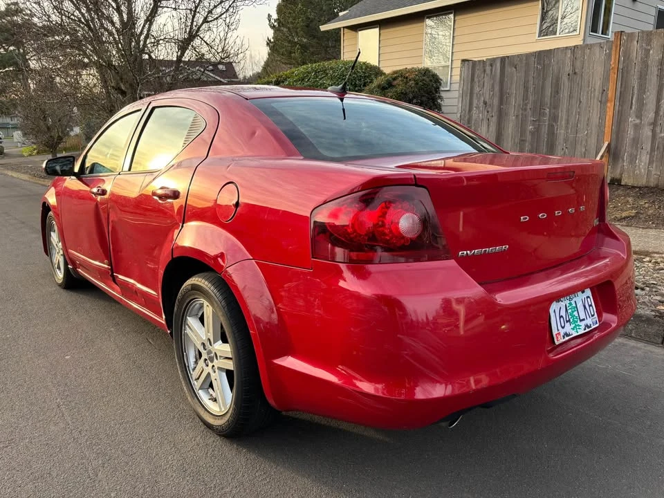 2013 Dodge Avenger Sedan - Image 2 of 11