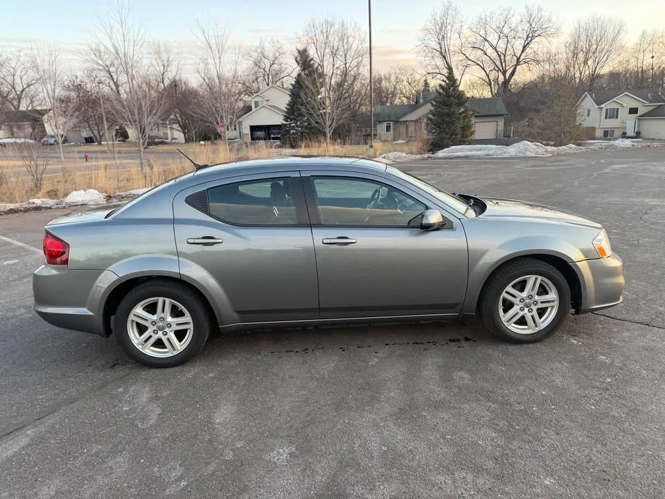 2013 Dodge Avenger Sedan - Image 6 of 11