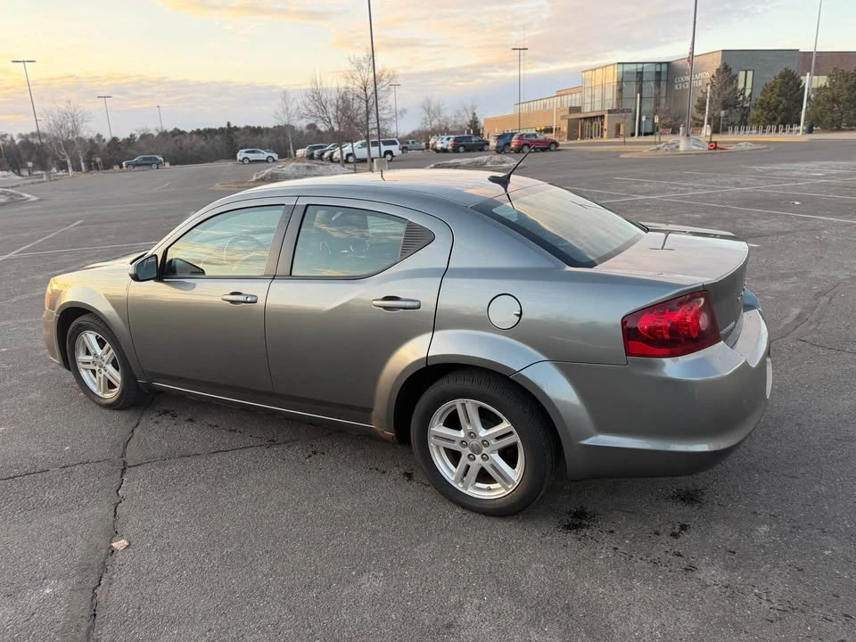 2013 Dodge Avenger Sedan - Image 8 of 11
