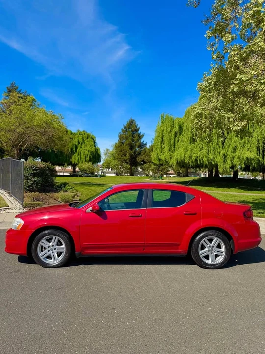 2013 Dodge Avenger Sedan - Image 4 of 19