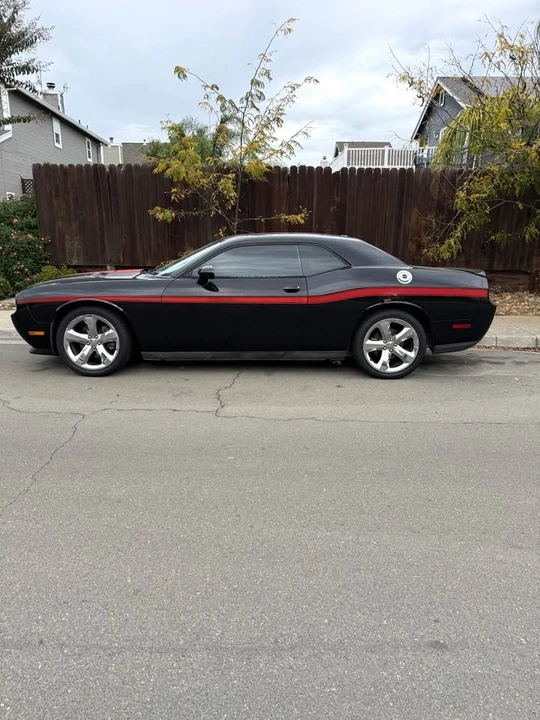 2013 Dodge Challenger 3rd Gen - Image 2 of 8