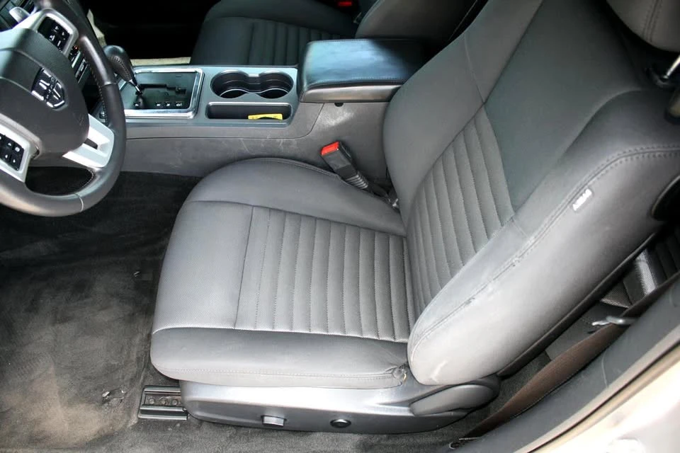 2013 Dodge Challenger 3rd Gen - Image 18 of 20
