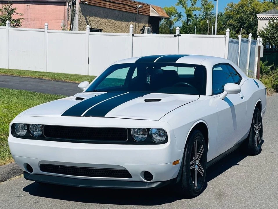 2013 Dodge Challenger 3rd Gen - Image 2 of 19