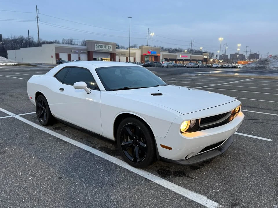 2013 Dodge Challenger 3rd Gen - Image 8 of 20