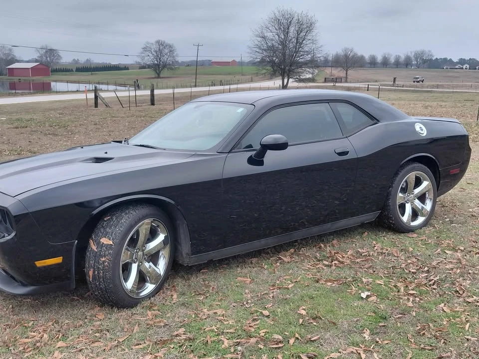 2013 Dodge Challenger 3rd Gen - Image 9 of 10