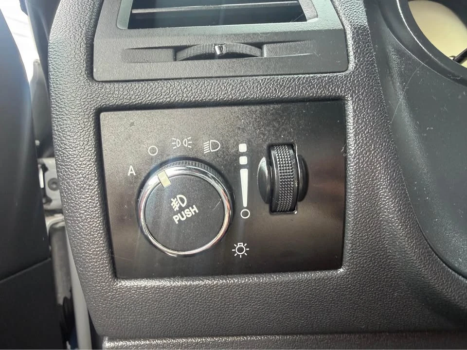 2013 Dodge Challenger 3rd Gen - Image 16 of 20