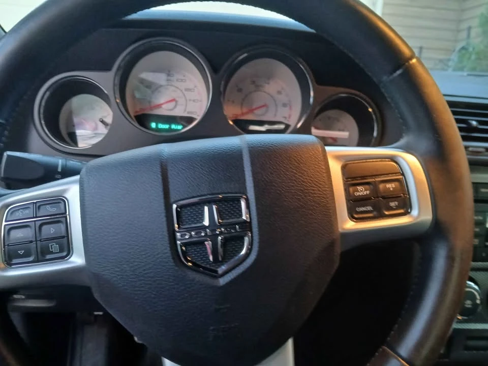 2013 Dodge Challenger 3rd Gen - Image 3 of 8